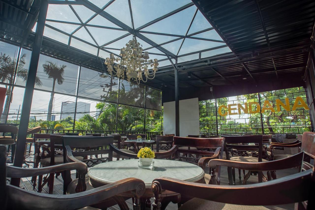 Royal Regantris Cendana Hotel Surabaya Buitenkant foto