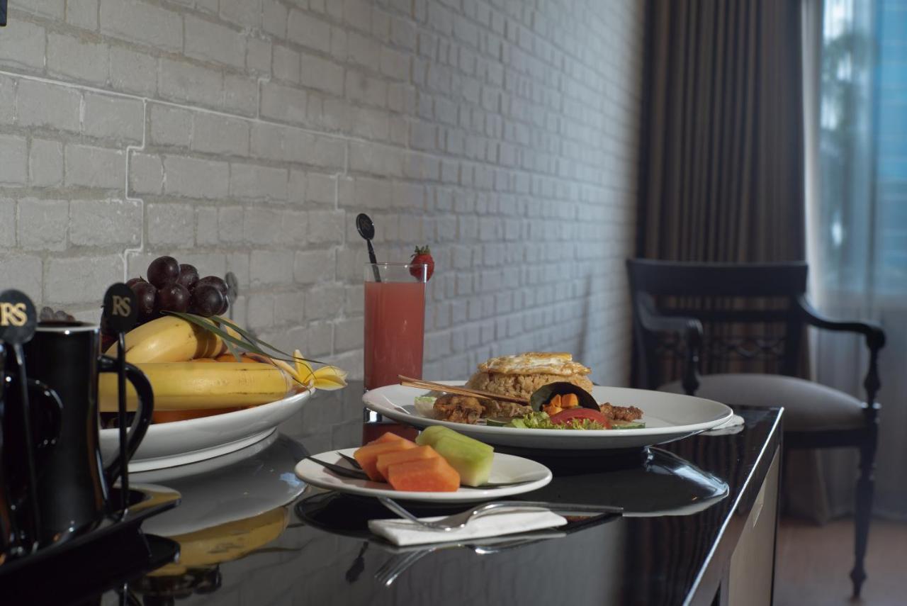 Royal Regantris Cendana Hotel Surabaya Buitenkant foto