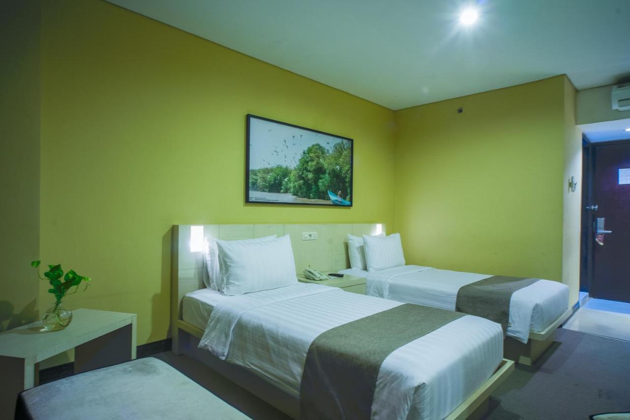 Royal Regantris Cendana Hotel Surabaya Buitenkant foto