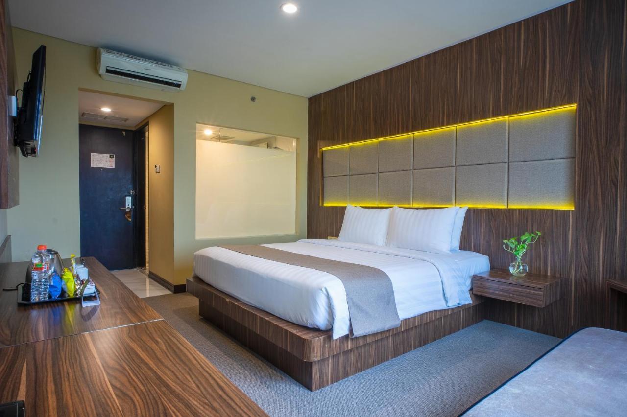 Royal Regantris Cendana Hotel Surabaya Buitenkant foto