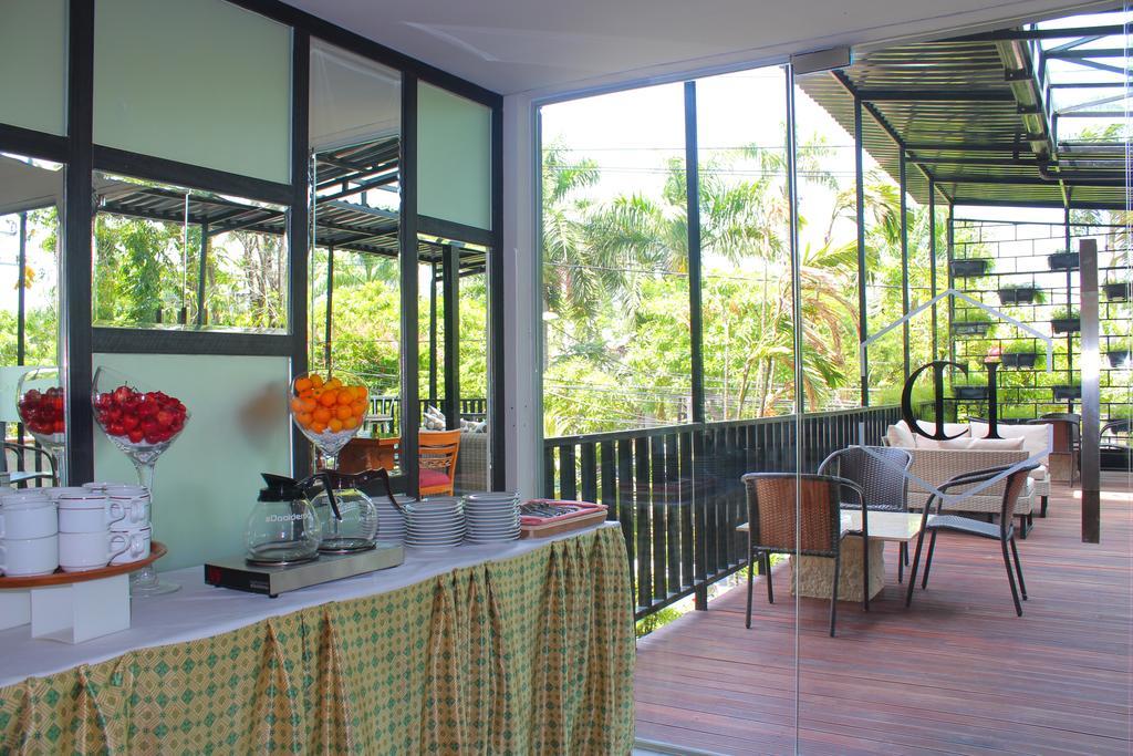 Royal Regantris Cendana Hotel Surabaya Buitenkant foto