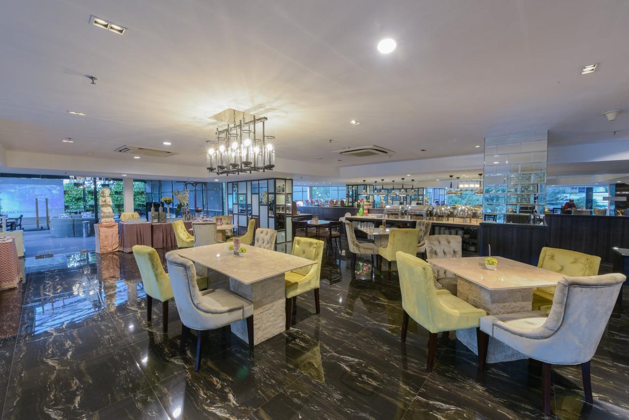 Royal Regantris Cendana Hotel Surabaya Buitenkant foto